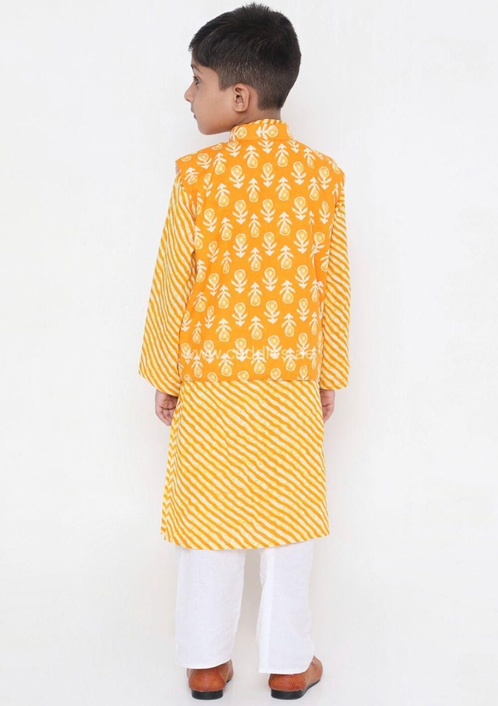 Sagar Yellow Kurta pajama set with Jacket - Image 4