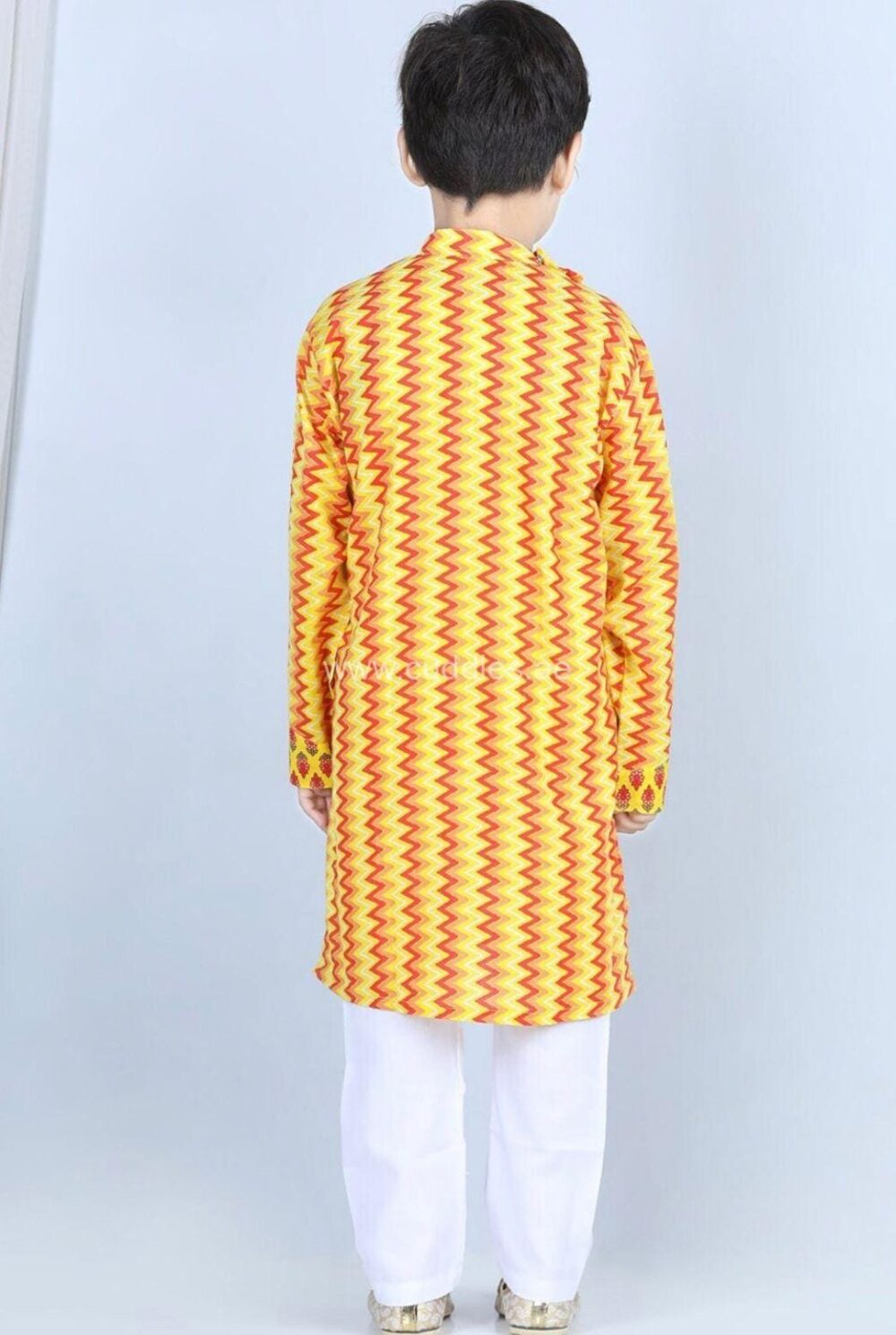 Yellow red zigzag print Kurta pajama set - Image 3