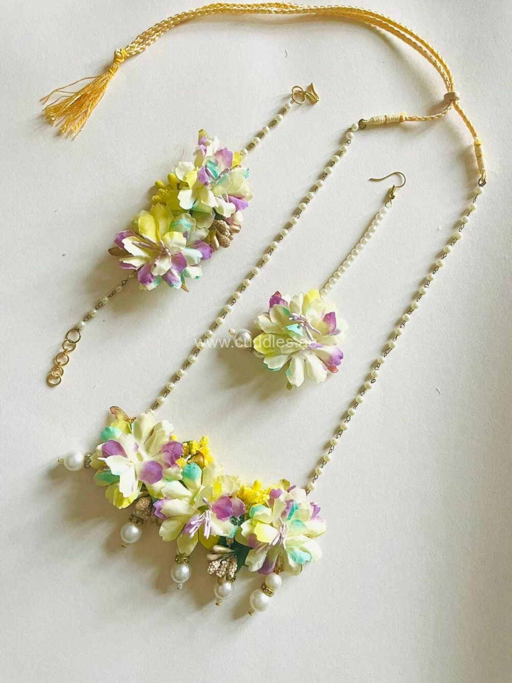 Elegant Floral and Pearl Jewelry set